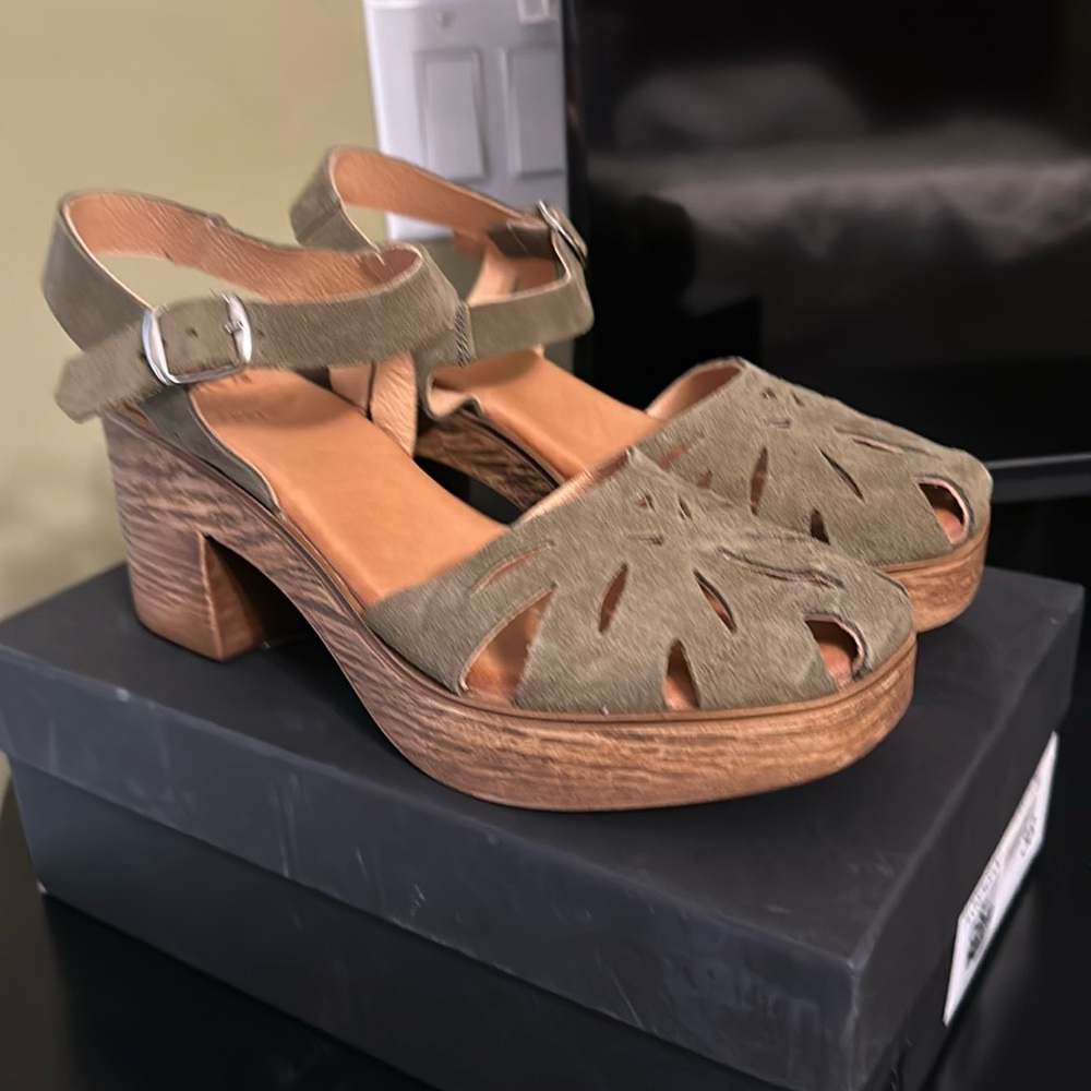 Beautiful shoes by DNA Footwear